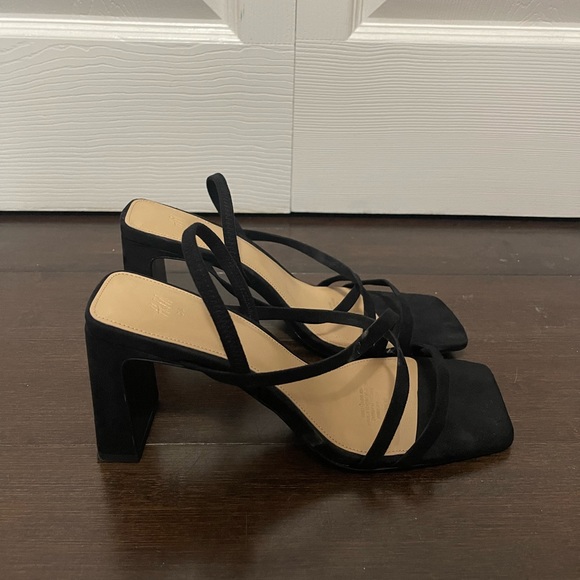 Sandals - Picture 3 of 6